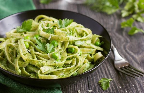 Tagliatelle s graškom i kremom od špinata
