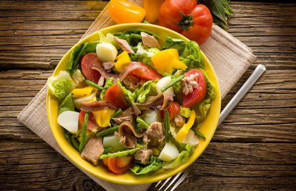 salata s inćunima