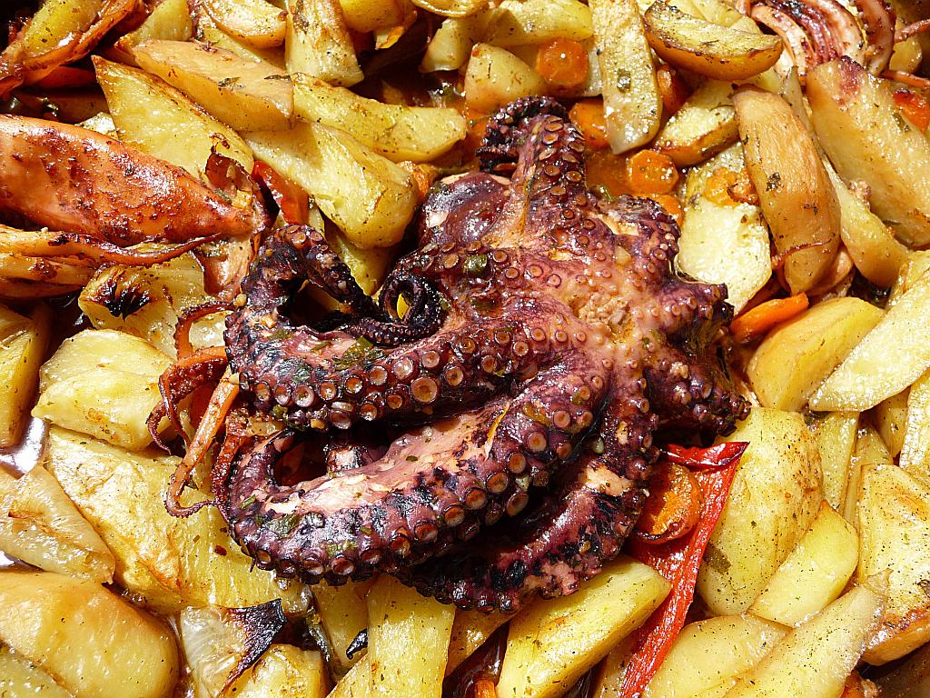 pecena hobotnica s povrcem